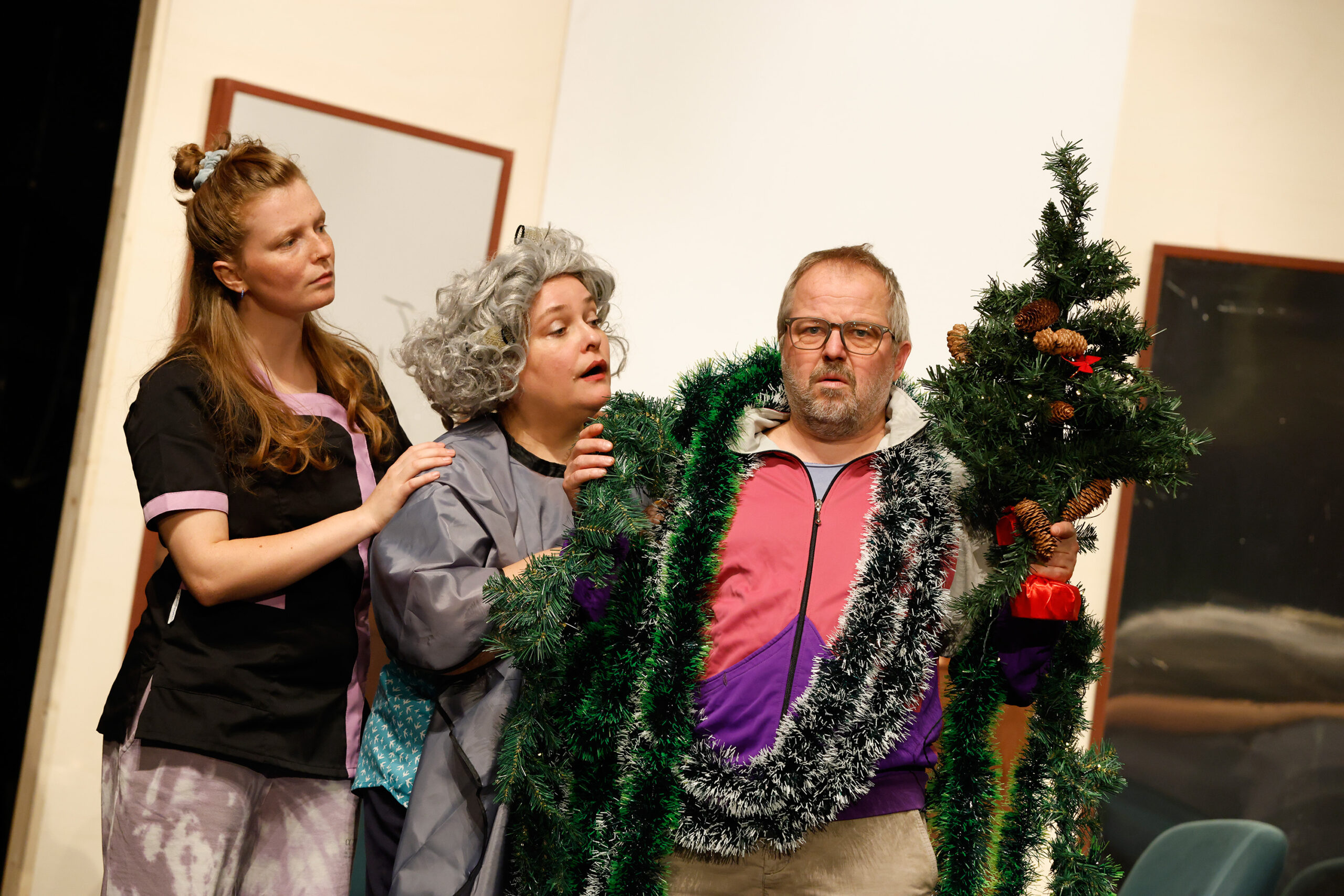 Dickens auf Ruhrpott-Art: Im Mondpalast von Wanne-Eickel wird Weihnachten „hairlich“